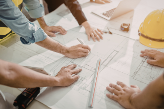 Valderci Malagosini Machado explica como sistemas estruturais racionalizados tornam o planejamento de obra mais previsível e reduzem incertezas de prazo.